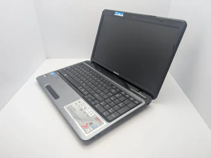 Ноутбук Toshiba Satellite L750 / 15.6" (1366x768) TN / Intel Core i3-2310M (2 (4) ядра по 2.1 GHz) / 6 GB DDR3 / 500 GB HDD / nVidia GeForce GT 525M, 1 GB DDR3, 128-bit / WebCam / HDMI б/в - зображення 4
