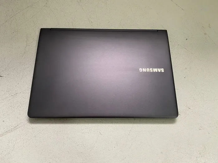 Ноутбук Samsung NP900X3C / 13.3" (1600x900) IPS / Intel Core i5-3317U (2 (4) ядра по 1.7 - 2.6 GHz) / 4 GB DDR3 / 128 GB SSD / Intel HD Graphics 4000 / WebCam / microHDMI б/в - зображення 5