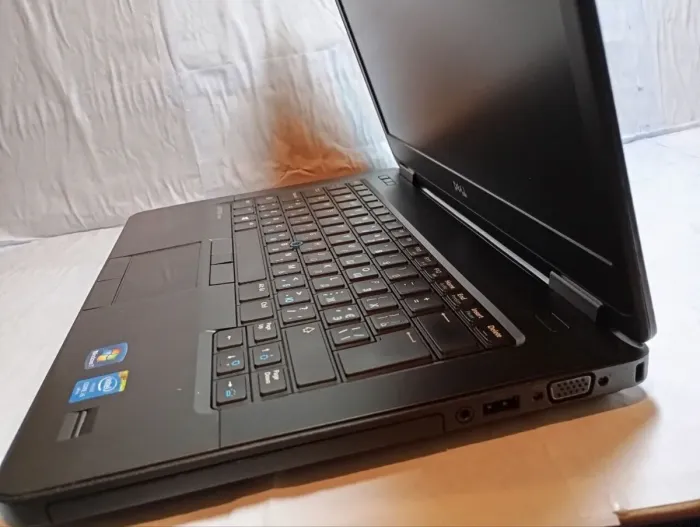 Ноутбук Б-клас Dell Latitude E5440 / 14" (1366x768) TN / Intel Core i5-4310U (2 (4) ядра по 2-3 GHz) / 8 GB DDR3 / 120 GB SSD / Intel HD Graphics 4400 / WebCam б/в - зображення 6