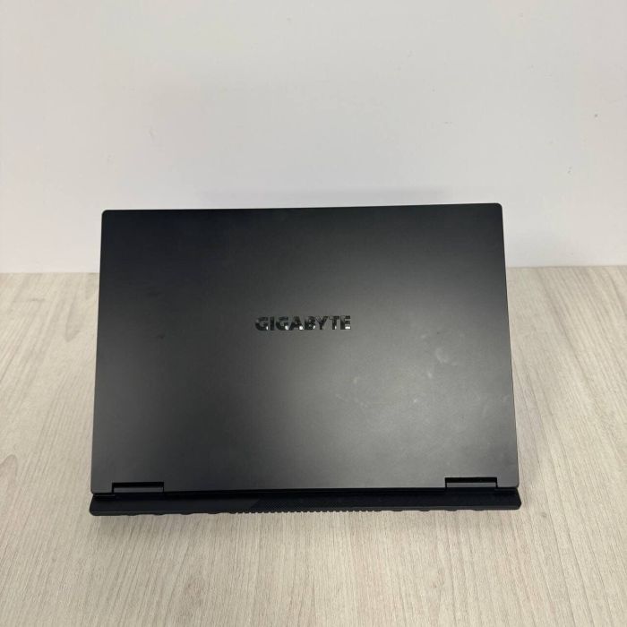 Ігровий ноутбук Gigabyte A16 CVH / 16" (1920x1200) IPS / Intel Core i7-13620H (10 (16) ядер по 2,4 - 4,9 ГГц) / 16 ГБ DDR5 / 1000 ГБ SSD NVMe / nVidia GeForce RTX 5060, 8 ГБ GDDR7, 128-біт / Веб-камера б/в - зображення 7