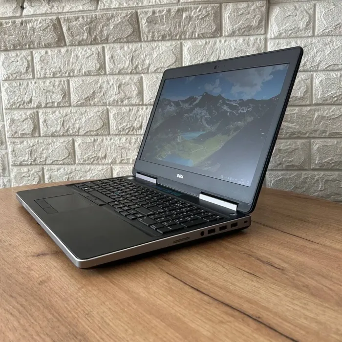 Мобільна робоча станція Б-клас Dell Precision 7510 / 15.6" (1920x1080) IPS / Intel Core i5-6300HQ (4 ядра по 2.3 - 3.2 GHz) / 8 GB DDR4 / 256 GB SSD / AMD FirePro W5170M, 2 GB GDDR5, 128-bit / WebCam б/в - зображення 5
