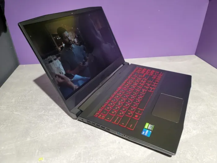 Ігровий ноутбук MSI Katana GF66 11UE-088NEU / 15.6" (1920x1080) IPS / Intel Core i7-11800H (8 (16) ядер по 2.3 - 4.6 GHz) / 16 GB DDR4 / 1000 GB SSD / nVidia GeForce RTX 3060, 6 GB GDDR6, 192-bit / WebCam б/в - зображення 3