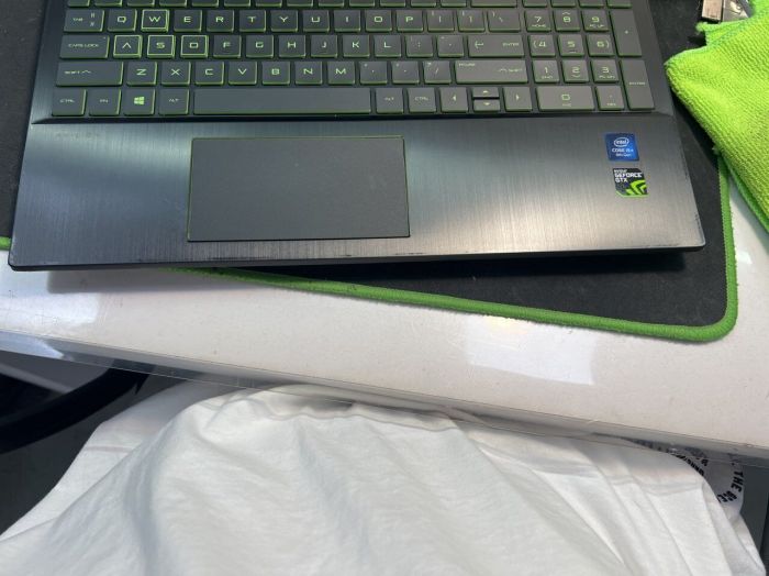 Ігровий ноутбук Б-клас HP Pavilion Gaming 15-cx0058wm / 15.6" (1920x1080) IPS / Intel Core i5-8300H (4 (8) ядра по 2.3 - 4.0 GHz) / 16 GB DDR4 / 480 GB SSD / nVidia GeForce GTX 1050, 4 GB GDDR5, 128-bit / WebCam / HDMI б/в - зображення 4