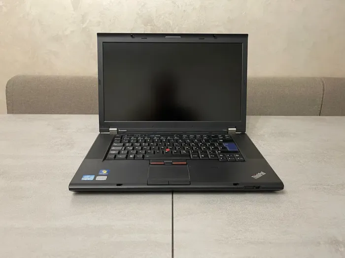 Ноутбук Lenovo ThinkPad T520 / 15.6" (1600x900) TN / Intel Core i5-2520M (2 (4) ядра по 2.5 - 3.2 GHz) / 8 GB DDR3 / 128 GB SSD / Intel HD Graphics 3000 / DVD-ROM б/в - зображення 3