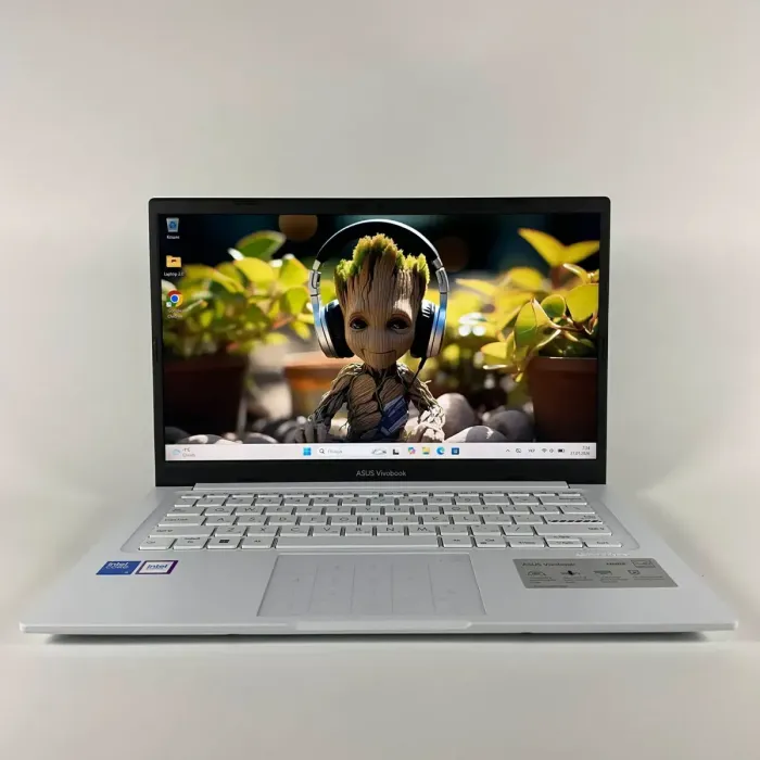 Ультрабук Asus VivoBook X1404V / 14" (1920x1080) IPS / Intel Core 5-120U (10 (12) ядер по 1.4 - 5.0 GHz) / 16 GB DDR4 / 256 GB SSD / Intel Graphics / WebCam / HDMI б/в - зображення 2