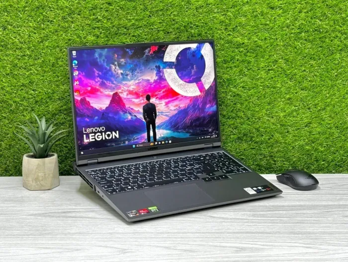 Ігровий ноутбук Lenovo Legion 5 Pro 16ACH6H / 16" (2560x1600) IPS / AMD Ryzen 7 5800H (8 (16) ядер по 3.2 - 4.4 GHz) / 16 GB DDR4 / 1000 GB SSD / nVidia GeForce RTX 3070, 8 GB GDDR6, 256-bit / WebCam / Win 11 Home б/в - зображення 3