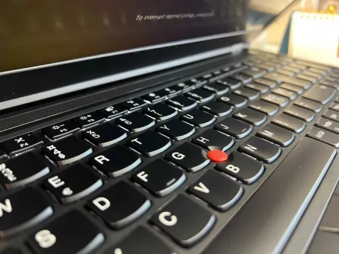 Мобільна робоча станція Lenovo ThinkPad P53 / 15.6" (1920x1080) IPS / Intel Core i7-9850H (6 (12) ядер по 2.6 - 4.6 GHz) / 64 GB DDR4 / 512 GB SSD M.2 / nVidia Quadro RTX 3000, 6 GB GDDR6, 192-bit / WebCam б/в - зображення 8