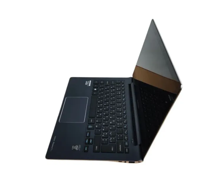 Ультрабук Samsung NP940X3G / 13.3" (3200x1800) PLS Touch / Intel Core i5-4200U (2 (4) ядра по 1.6 - 2.6 GHz) / 4 GB DDR3 / 240 GB SSD / Intel HD Graphics 4400 / WebCam / Win 10 Home б/у - зображення 4