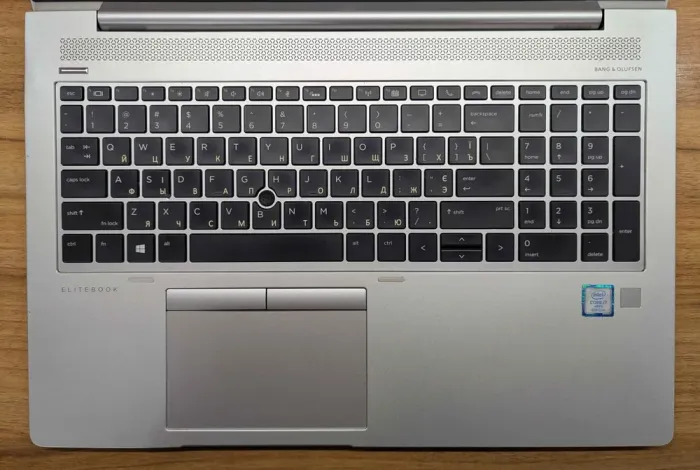 Ультрабук HP EliteBook 850 G5 / 15.6" (1920x1080) IPS / Intel Core i7-8650U (4 (8) ядра по 1.9 - 4.2 GHz) / 16 GB DDR4 / 480 GB SSD / Intel UHD Graphics 620 / WebCam / Windows 10 б/в - зображення 3