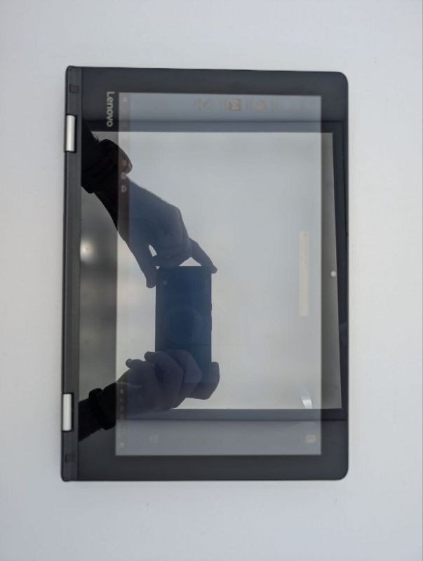 Нетбук Lenovo Yoga 310-11 / 11.6" (1366x768) TN Touch / Intel Celeron N3350 (2 ядра по 1.1 - 2.4 GHz) / 4 GB DDR3 / 120 GB SSD / Intel HD Graphics 500 / WebCam б/в - зображення 3