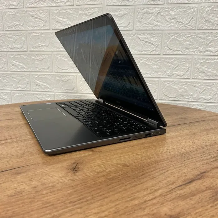 Ноутбук-трансформер Acer Aspire R5-571T / 15.6" (1920x1080) IPS Touch / Intel Core i5-7200U (2 (4) ядра по 2.5 - 3.1 GHz) / 8 GB DDR4 / 512 GB SSD / Intel HD Graphics 620 / WebCam б/в - зображення 5