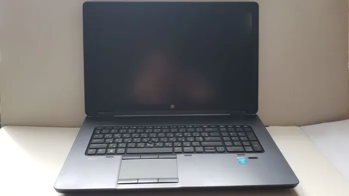 Мобільна робоча станція Б-клас HP ZBook 17 G1 / 17.3" (1920x1080) TN / Intel Core i7-4700MQ (4 (8) ядра по 2.4 - 3.4 GHz) / 16 GB DDR3 / 480 GB SSD + 500 GB HDD / nVidia Quadro K610M, 1 GB GDDR5, 64-bit / WebCam б/в - зображення 2