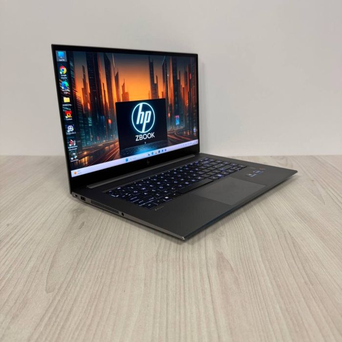 Мобільна робоча станція Б-клас HP ZBook Studio 15 G8 / 15.6" (3840x2160) IPS / Intel Core i9-11900H (8 (16) ядер по 2.5 - 4.9 GHz) / 32 GB DDR4 / 1000 GB SSD NVMe / nVidia RTX A3000, 6 GB GDDR6, 192-bit / WebCam б/в - зображення 4