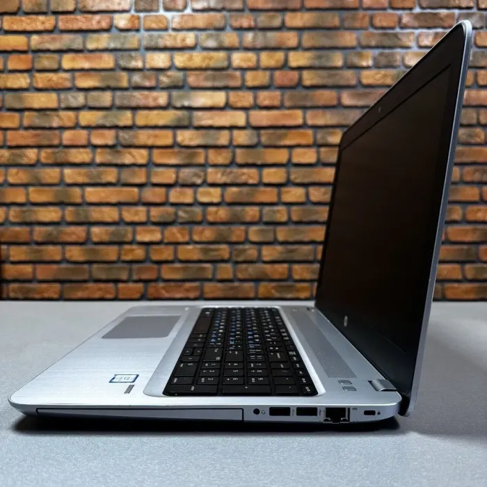 Ноутбук HP ProBook 450 G4 / 15.6" (1366x768) TN / Intel Core i5-7200U (2 (4) ядра по 2.5 - 3.1 GHz) / 8 GB DDR4 / 256 GB SSD / Intel HD Graphics 620 / WebCam б/в - зображення 5