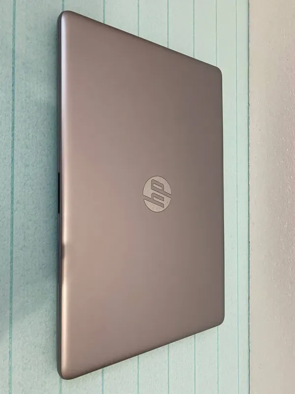 Ноутбук HP 250 G7 / 15.6" (1920x1080) IPS / Intel Core i7-8565U (4 (8) ядра по 1.8 - 4.6 GHz) / 16 GB DDR4 / 256 GB SSD / Intel UHD Graphics 620 / WebCam / DVD-RW / HDMI б/в - зображення 7