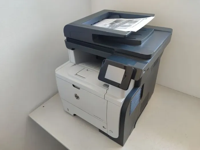 МФУ HP LaserJet Pro MFP M521dn / Лазерний монохромний друк / 1200x1200 dpi / A4 / 42 стр/хв / USB 2.0, Ethernet / Дуплекс / Кабелі в комплекті б/в - зображення 2