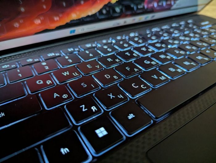 Ігровий ноутбук Dell XPS 15 9510 / 15,6" (3456x2160) IPS Touch / Intel Core i7-11800H (8 (16) ядер по 2,3 - 4,6 ГГц) / 32 ГБ DDR4 / 512 ГБ SSD / nVidia GeForce RTX 3050, 4 ГБ GDDR6, 128-біт / WebCam / Windows 11 б/в - зображення 6