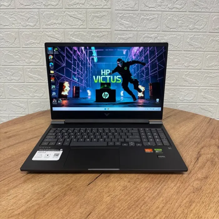 Ігровий ноутбук Б-клас HP Victus Gaming 16-s0075nr / 16.1" (1920x1080) IPS / AMD Ryzen 7 7840HS (8 (16) ядер по 3.8 - 5.1 GHz) / 16 GB DDR5 / 512 GB SSD NVMe / nVidia GeForce RTX 3050, 6 GB GDDR6, 96-bit / WebCam б/в - зображення 2