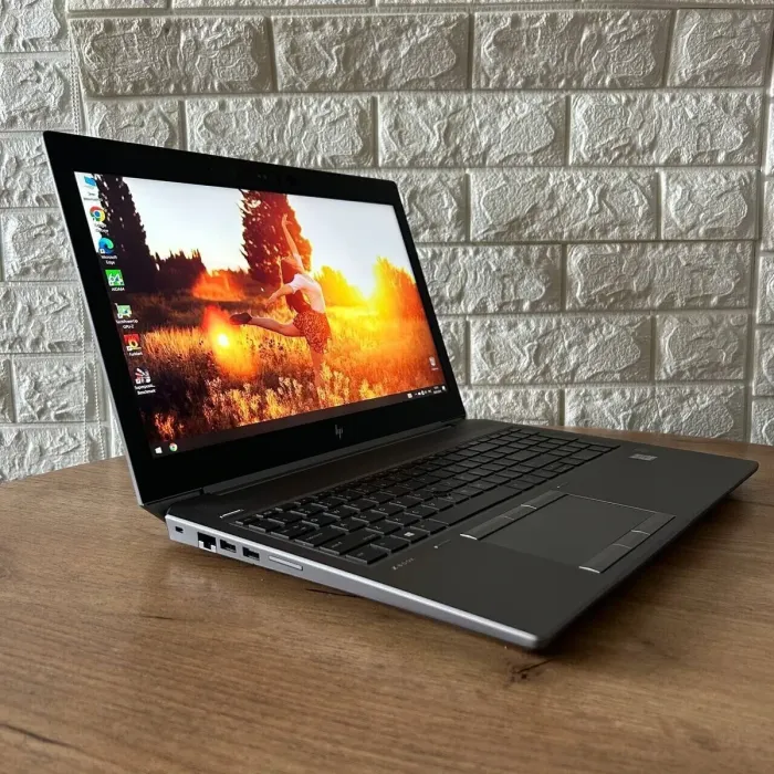 Мобільна робоча станція HP ZBook 15 G5 / 15.6" (1920x1080) IPS / Intel Core i7-8750H (6 (12) ядер по 2.2 - 4.1 GHz) / 32 GB DDR4 / 256 GB SSD / nVidia Quadro P2000, 4 GB GDDR5, 128-bit / WebCam б/в - зображення 4