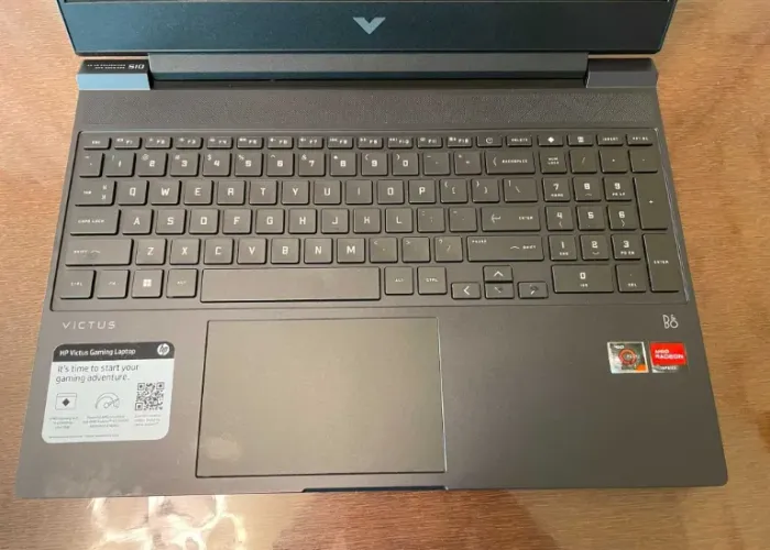 Ігровий ноутбук HP Victus 15-fb0015nr / 15.6" (1920x1080) IPS / AMD Ryzen 5 5600H (6 (12) ядер 3.3 - 4.2 GHz) / 8 GB DDR4 / 512 GB SSD / AMD Radeon RX 6500M, 4 GB GDDR6, 64-bit / WebCam б/у - зображення 4