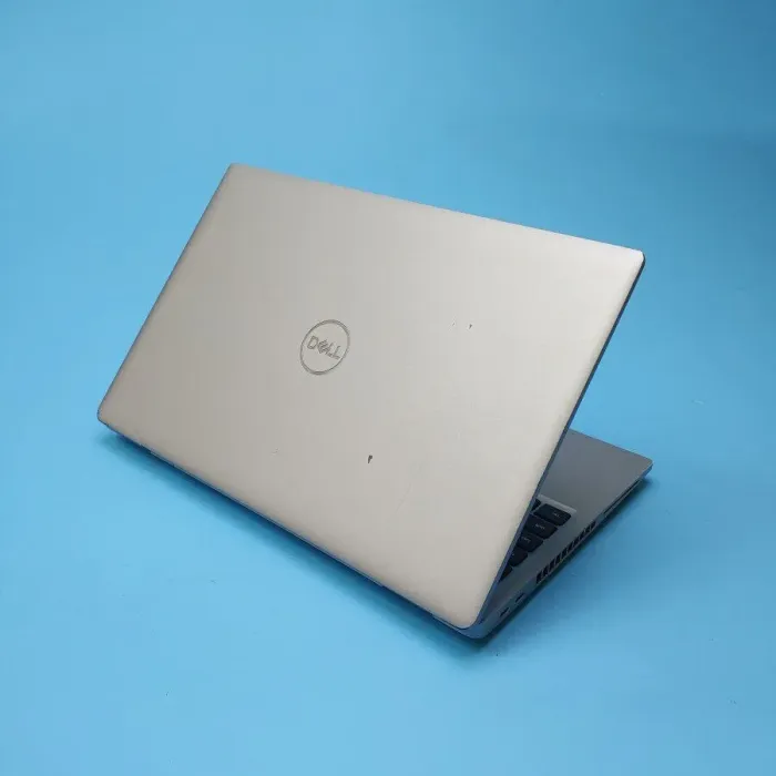 Ультрабук Б-клас Dell Precision 3571 / 15.6" (1920x1080) IPS / Intel Core i5-12600H (12 (16) ядер по 2.7 - 4.5 GHz) / 16 GB DDR5 / 256 GB SSD / Intel Iris Xe Graphics / WebCam / Win 11 Pro б/в - зображення 3