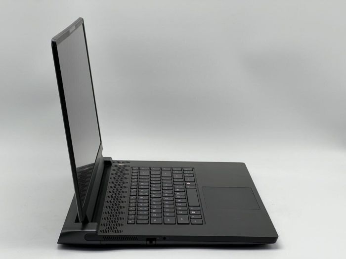 Ігровий ноутбук Б-класу Dell Alienware M17 R5 / 17,3" (1920x1080) IPS / AMD Ryzen 7 6800H (8 (16) ядер по 3,2 - 4,7 ГГц) / 32 ГБ DDR4 / 1440 ГБ SSD / nVidia GeForce RTX 3070 Ti, 8 ГБ GDDR6, 256-біт / Веб-камера б/в - зображення 3