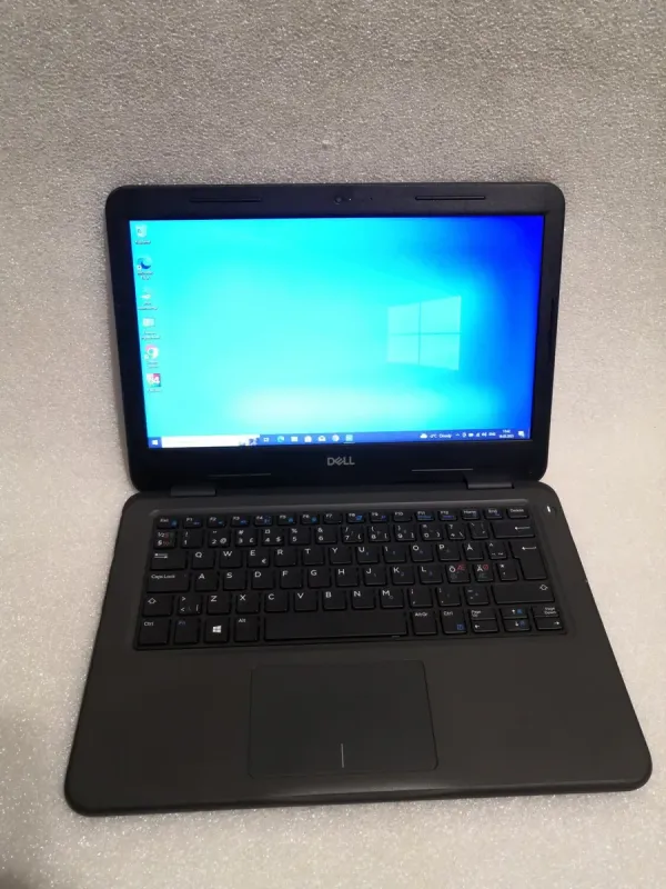 Ультрабук Б-клас Dell latitude 3310 / 13.3" TN / Core i3-8145U (2(4) ядра по 2.1-3.9GHz) / 4GB DDR4 / 128GB SSD M.2 / UHD Graphics 620 / WebCam / HDMI б/в - зображення 2