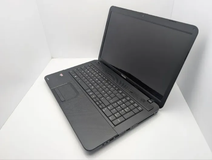 Ноутбук Toshiba Satellite C870D / 17.3" (1600x900) TN / AMD E1-1200 (2 ядра по 1.4 GHz) / 6 GB DDR3 / 120 GB SSD / AMD Radeon HD 7310 Graphics / WebCam / DVD-ROM б/в - зображення 7