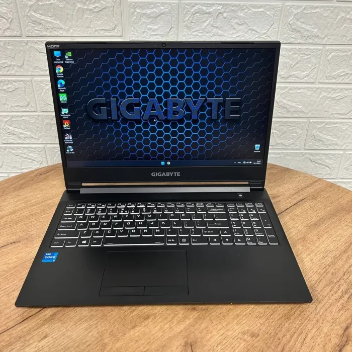 Ігровий ноутбук Б-клас Gigabyte G5 MD / 15.6" (1920x1080) IPS / Intel Core i5-11400H (6 (12) ядер 4.5 GHz) / 16 GB DDR4 / 512 GB SSD / nVidia GeForce RTX 3050 Ti, 4 GB GDDR6, 128-bit / WebCam б/в - зображення 2