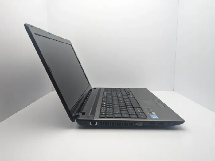 Ноутбук Acer Aspire 5750G / 15.6" (1366x768) TN / Intel Core i5-2450M (2 (4) ядра по 2.5 - 3.1 GHz) / 8 GB DDR3 / 120 GB SSD / nVidia GeForce GT 630M, 1 GB GDDR5, 128-bit / WebCam б/в - зображення 5