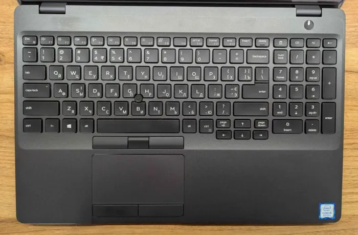 Ультрабук Dell Latitude 5500 / 15.6" (1920x1080) IPS / Intel Core i5-8265U (4 (8) ядра по 1.6 - 3.9 GHz) / 16 GB DDR4 / 256 GB SSD / Intel UHD Graphics 620 / WebCam / HDMI / Windows 10 б/в - зображення 5