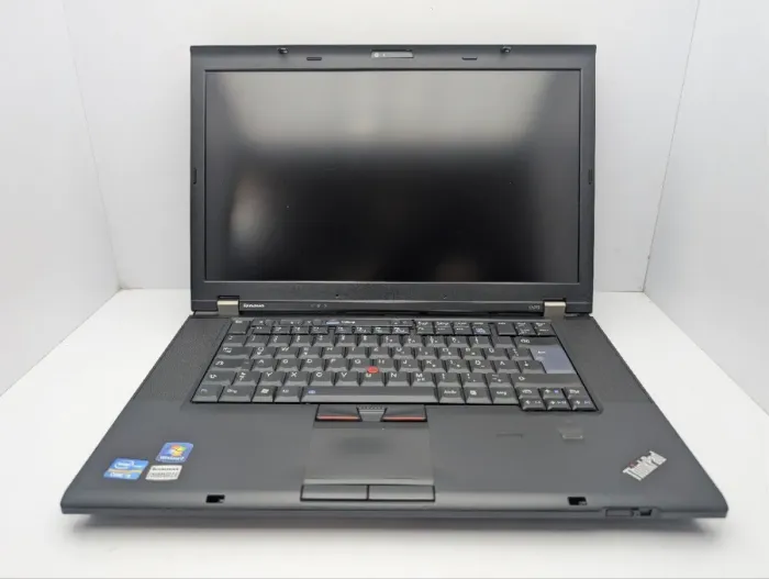 Ноутбук Lenovo ThinkPad T520 / 15.6" (1600x900) TN / Intel Core i5-2450M (2 (4) ядра по 2.5 - 3.1 GHz) / 6 GB DDR3 / 500 GB HDD / nVidia NVS 4200M, 1 GB GDDR3, 64-bit / WebCam / DVD-ROM б/в - изображение 2