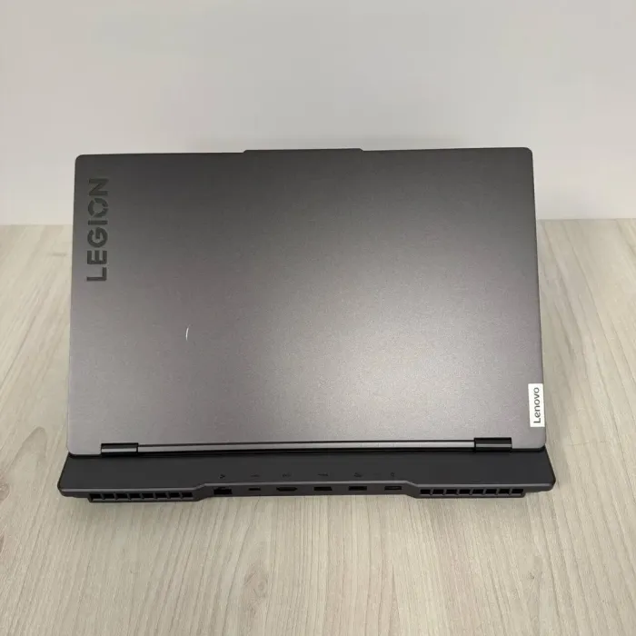 Ігровий ноутбук Б-клас Lenovo Legion 5 15ARH7H / 15.6" (1920x1080) IPS / AMD Ryzen 7 6800H (8 (16 ядер по 3.2 - 4.7 GHz) / 16 GB DDR5 / 512 GB SSD NVMe / nVidia GeForce RTX 3060, 6 GB GDDR6, 192-bit / WebCam б/в - зображення 3