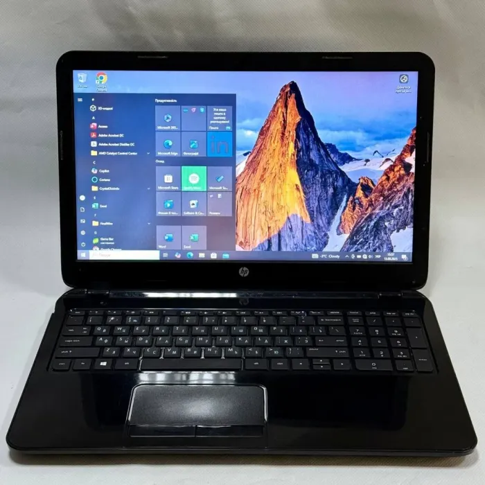 Ноутбук Б-клас HP Laptop 15-g080nr / 15.6" (1366x768) TN / AMD A6-6310 (4 ядра по 1.8 - 2.4 GHz) / 8 GB DDR3 / 128 GB SSD / AMD Radeon R4 Graphics / WebCam / DVD-ROM / Windows 10 Pro б/в - зображення 2