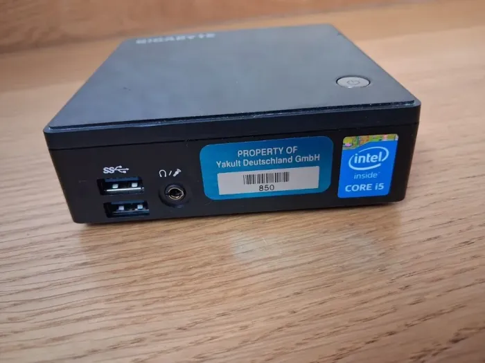 Неттоп Gigabyte Brix (GB-BXi5-5200) USFF / Intel Core i5-5200U (2 (4) ядра по 2.2 - 2.7 GHz) / 8 GB DDR3 / 120 GB SSD / Intel HD Graphics 5500 / HDMI / miniDP / Wi-Fi / Блок живлення в комплекті б/в - зображення 2