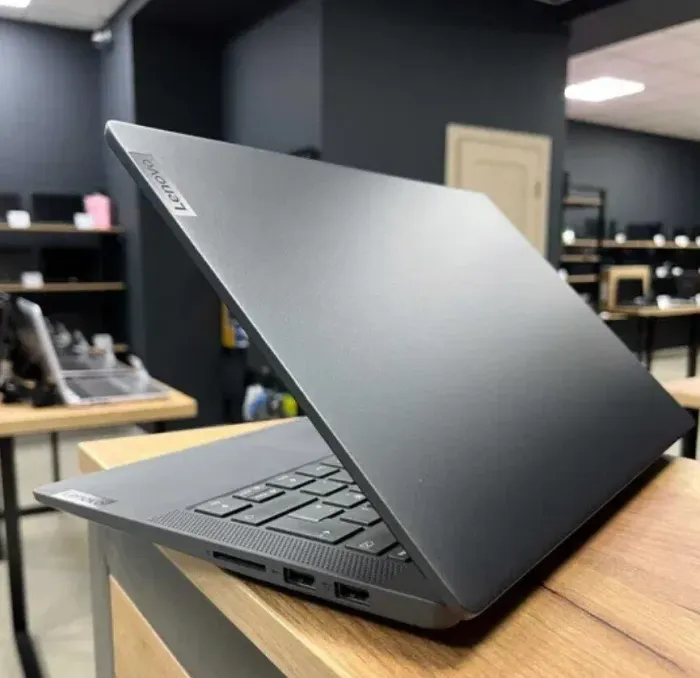 Ультрабук Lenovo IdeaPad 5 14IIL05 / 14" (1920x1080) TN / Intel Core i3-1005G1 (2 (4) ядра по 1.2 - 3.4 GHz) / 8 GB DDR4 / 128 GB SSD / Intel UHD Graphics / WebCam / Win 10 б/в - зображення 5