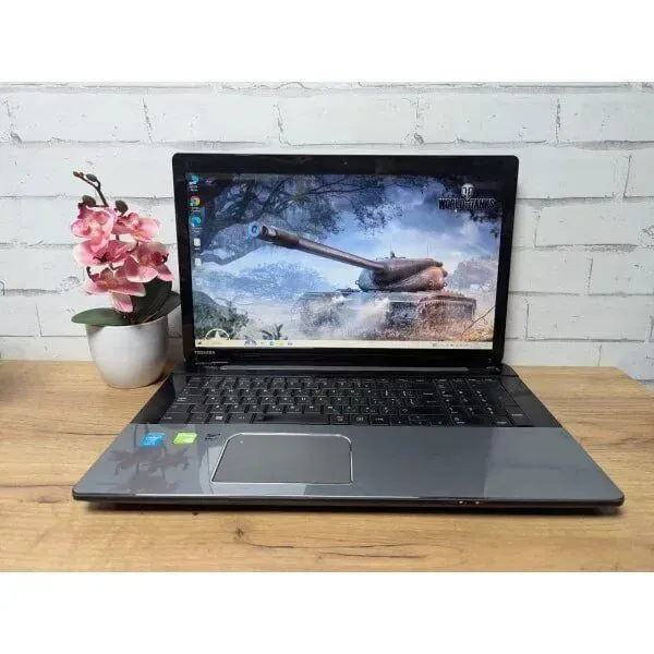 Ноутбук Toshiba Satellite L70-A-11R / 15.6" (1600x900) TN / Intel Core i5-4210M (2 (4) ядра по 2.6 - 3.2 GHz) / 8 GB DDR3 / 360 GB SSD / nVidia GeForce GT 740M, 2 GB GDDR3, 64-bit / WebCam / DVD-ROM б/в - зображення 2