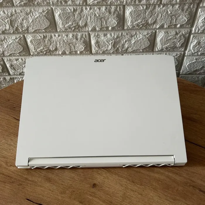 Ігровий ноутбук Acer ConceptD CN715-71 / 15.6" (3840x2160) IPS / Intel Core i7-9750H (6 (12) ядер по 2.6 - 4.5 GHz) / 16 GB DDR4 / 1000 GB SSD / nVidia GeForce RTX 2060, 6 GB GDDR6, 192-bit / WebCam б/в - зображення 3