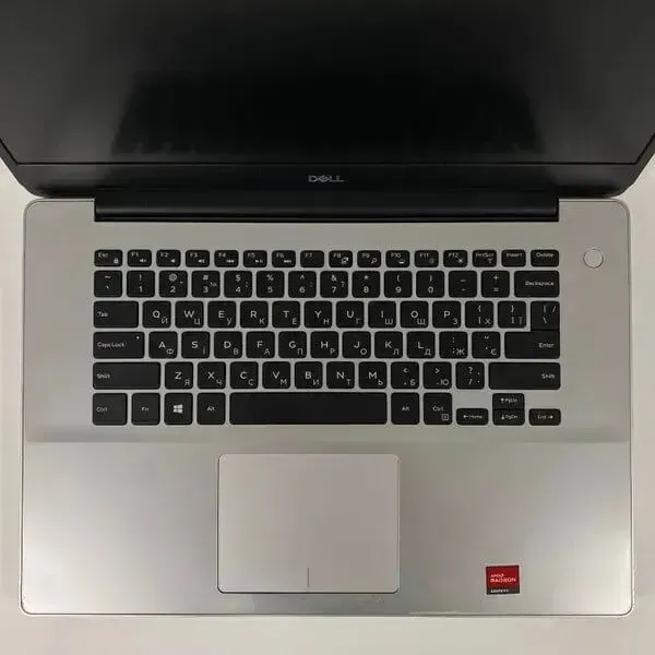 Ультрабук Б-клас Dell Inspiron 5585 / 15.6" (1920x1080) IPS / AMD Ryzen 5 3500U (4 (8) ядра по 2.1 - 3.7 GHz) / 16 GB DDR4 / 256 GB SSD / AMD Radeon RX Vega 8 Graphics / WebCam / HDMI б/в - зображення 3