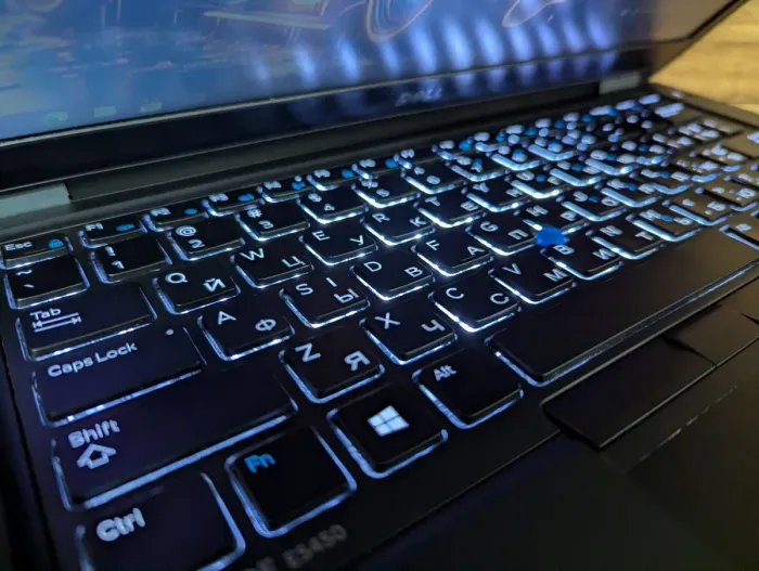 Ноутбук Dell Latitude E5450 / 14" (1366x768) TN / Intel Core i5-5300U (2 (4) ядра по 2.3 - 2.9 GHz) / 8 GB DDR3 / 240 GB SSD / Intel HD Graphics 5500 / WebCam / Windows 10 б/в - зображення 6