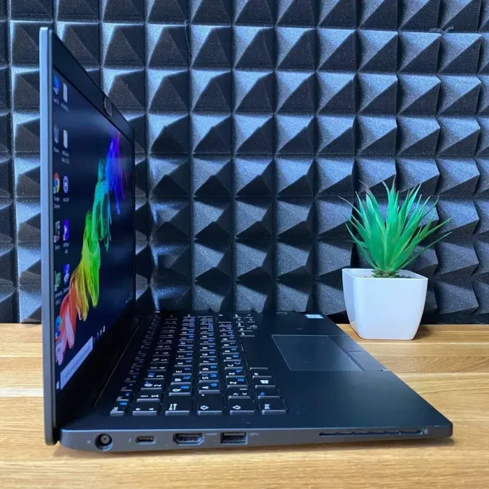 Ультрабук Dell Latitude 7390 / 13.3" (1920x1080) IPS / Intel Core i5-8350U (4 (8) ядра по 1.7 - 3.6 GHz) / 8 GB DDR4 / 128 GB SSD / Intel UHD Graphics 620 / WebCam б/в - зображення 5