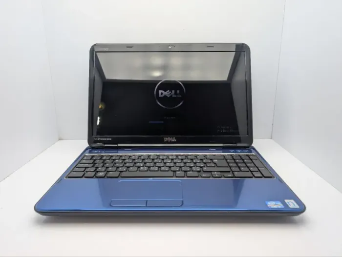 Ноутбук Dell Inspiron N5110 / 15.6" (1366x768) TN / Intel Core i3-2310M (2 (4) ядра по 2.1 GHz) / 6 GB DDR3 / 320 GB HDD / Intel HD Graphics 3000 / WebCam / DVD-ROM б/в - зображення 3