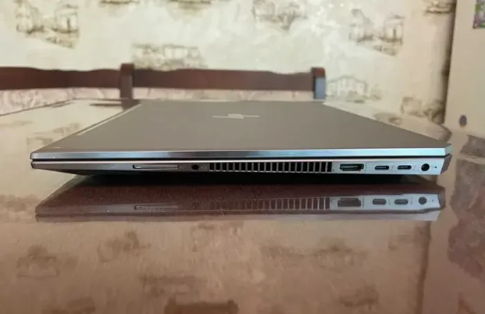 Робоча станція HP ZBook Studio G5 / 15.6" (1920x1080) IPS / Intel Xeon E-2176M (6 (12) ядер по 2.7 - 4.4 GHz) / 32 GB DDR4 / 512 GB SSD / nVidia Quadro P2000, 5 GB GDDR5, 160-bit / WebCam / WebCam / WebCam б/в - зображення 7