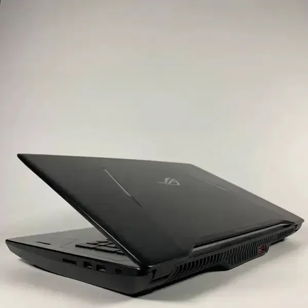 Ігровий ноутбук Asus ROG Strix GL702VI / 17.3" (1920x1080) IPS / Intel Core i7-7700HQ (4 (8) ядра по 2.8 - 3.8 GHz) / 16 GB DDR4 / 512 GB SSD / nVidia GeForce GTX 1080, 8 GB GDDR5X, 256-bit / WebCam / HDMI б/в - зображення 7