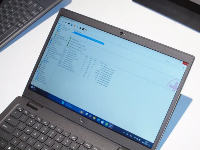 Ноутбук Б-клас Dell Latitude 3420 / 14" (1366x768) TN / Intel Core i5-1135G7 (4 (8) ядра по 2.4 - 4.2 GHz) / 8 GB DDR4 / 256 GB SSD M.2 / Intel Iris Xe Graphics / WebCam / USB 3.2 / HDMI / Windows 10 б/в - зображення 13