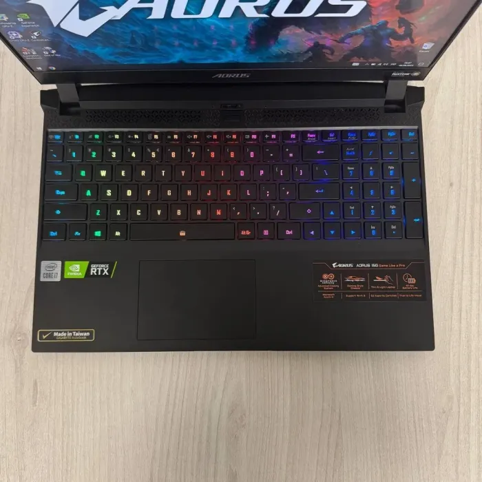 Ігровий ноутбук Б-класу Gigabyte Aorus 15G YC / 15.6" (1920x1080) IPS / Intel Core i7-10870H (8 (16) ядер по 2.2 - 5.0 GHz) / 16 GB DDR4 / 1000 GB SSD NVMe / nVidia GeForce RTX 3080, 16 GB GDDR6, 256-bit / WebCam б/в - зображення 7