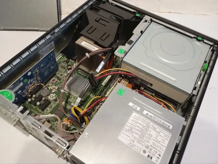 ПК HP Compaq 6000 Pro SFF / Intel Core 2 Quad Q9400 (4 ядра по 2.6 GHz) / 8 GB DDR3 / 240 GB SSD / Intel GMA Graphics 4500 / DVD-ROM б/в - зображення 5