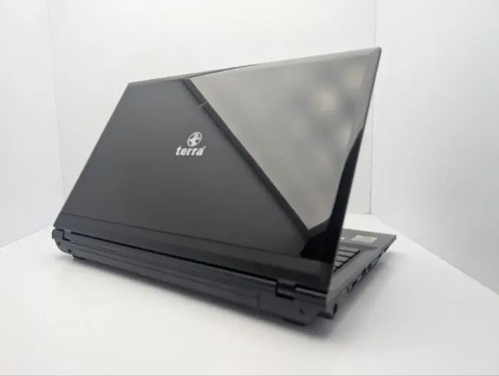 Ноутбук Terra Mobile 1547Q / 15.6" (1366x768) TN / Intel Core i3-3120M (2 (4) ядра по 2.5 GHz) / 6 GB DDR3 / 1000 GB HDD / nVidia GeForce GT 635M, 1 GB GDDR3, 128-bit / WebCam / DVD-ROM б/в - зображення 8