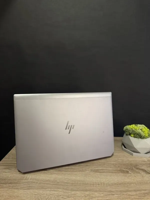 Мобільна робоча станція HP ZBook 15 G6 / 15.6" (1920x1080) IPS / Intel Core i7-9750H (6 (12) ядра по 2.6 - 4.5 GHz) / 16 GB DDR4 / 512 GB SSD M.2 / nVidia Quadro T1000, 4 GB GDDR5, 128-bit / WebCam / Win 11 б/в - зображення 3