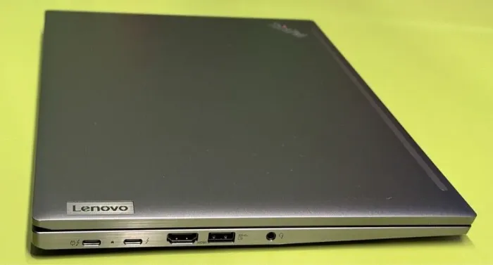 Ультрабук Lenovo Thinkpad T14s Gen3 / 14" (1920x1080) IPS Touch / Intel Core i7-1265U (10 (12) ядер по 3.6 - 4.8 GHz) / 16 GB DDR5 / 512 GB SSD / Intel Iris Xe Graphics eligible / WebCam / TouchID б/в - зображення 6